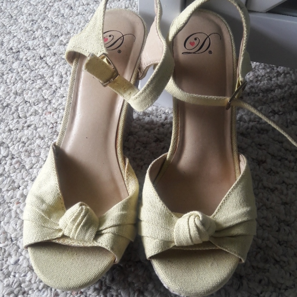 Yellow Wedges - Picture 1 of 5